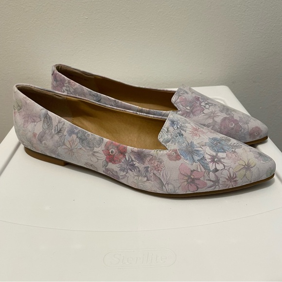 Trotters Shoes - Trotters Harlowe Pastel Floral Women's Loafers Ballet Flats Women’s size 9 NIB